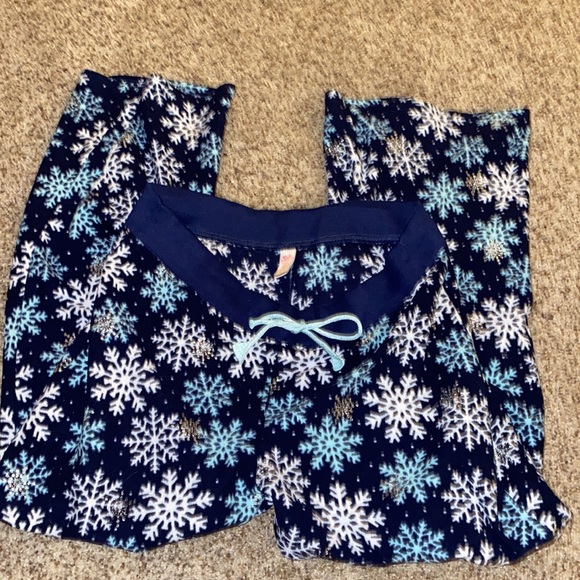 Justice Kids’ Girls’ Fleece Snowflake PJ Pants size 16/18 - Picture 3 of 4